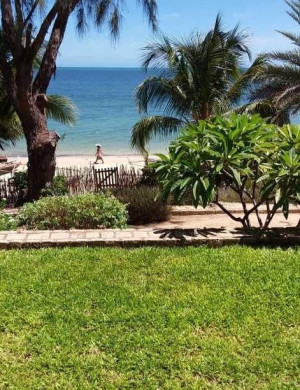 VILLA BASSE PIED DANS L EAU A VENDRE À TOLIARA !